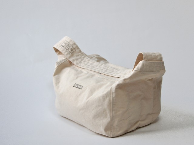 SHELF PAPERBOY